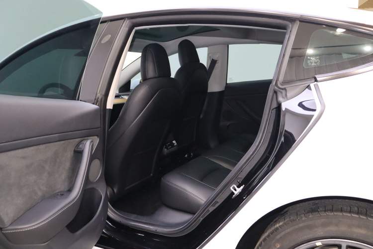 Used Tesla Model 3 2022 Rear-Wheel-Drive Version Interior 2