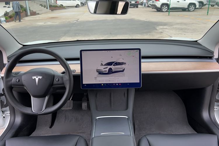 Used Tesla Model 3 2022 Rear-Wheel-Drive Version Interior 2