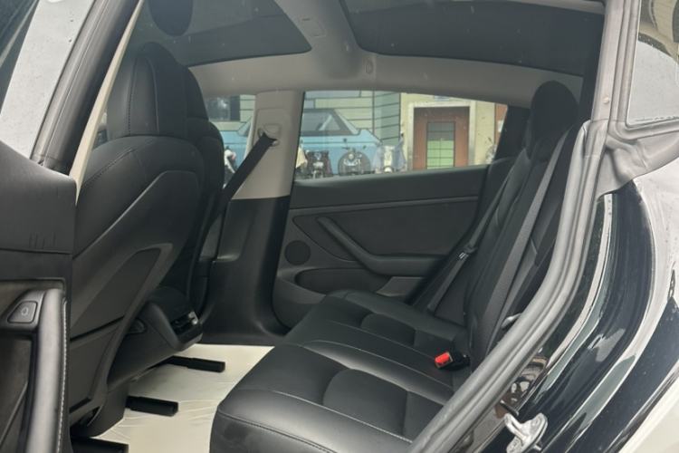 Used Tesla Model 3 2022 Rear-Wheel-Drive Version Interior 2