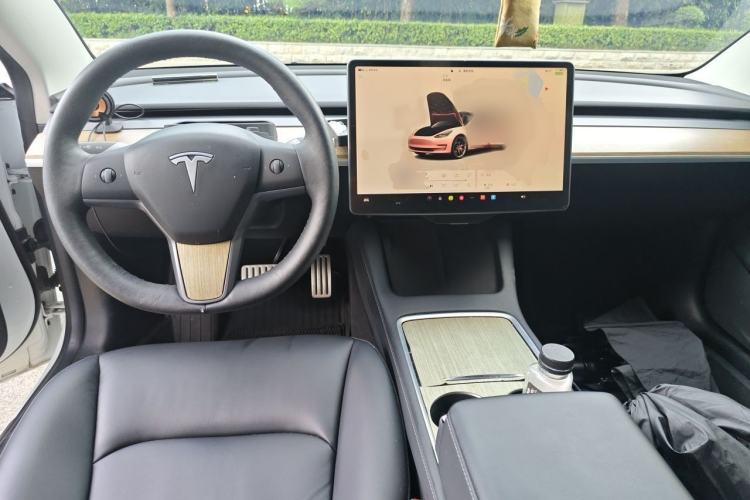 Used Tesla Model 3 2022 Performance High-Performance All-Wheel-Drive Version Interior 2