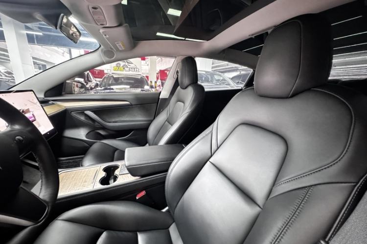 Used Tesla Model 3 2022 Rear-Wheel-Drive Version Interior 2