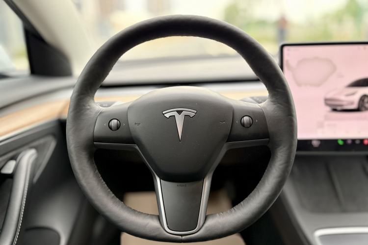 Used Tesla Model 3 2022 Rear-Wheel-Drive Version Interior 3