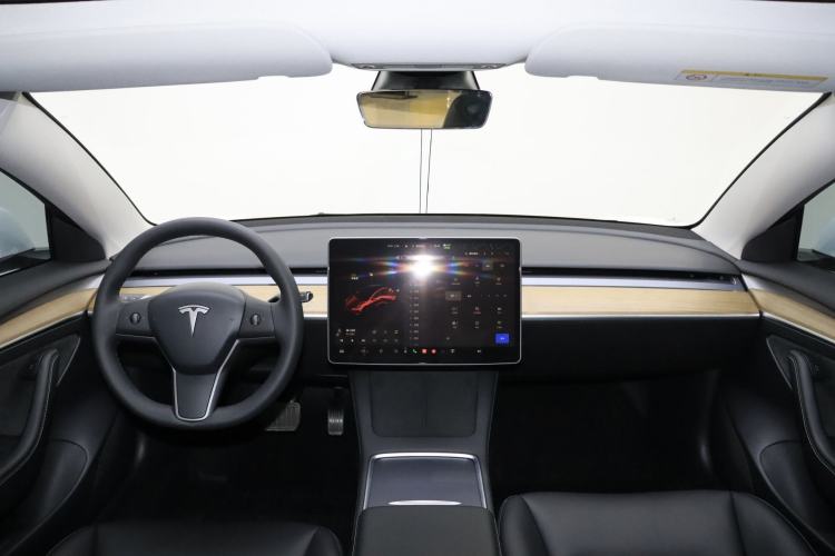 Used Tesla Model 3 2022 Rear-Wheel-Drive Version Interior 3