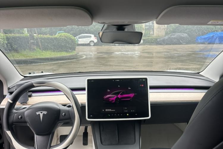 Used Tesla Model 3 2022 Rear-Wheel-Drive Version Interior 3