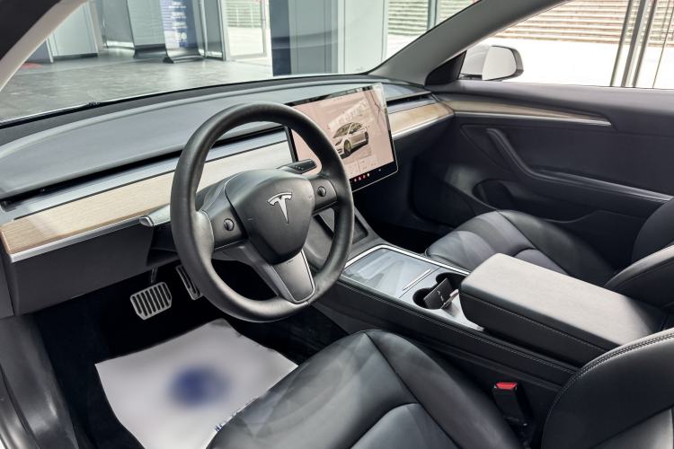 Used Tesla Model 3 2022 Rear-Wheel-Drive Version Interior 3