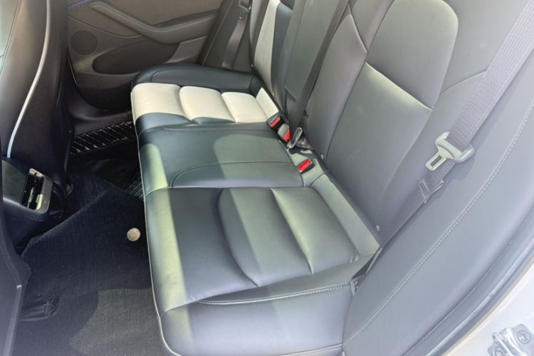 Used Tesla Model 3 2022 Rear-Wheel-Drive Version Interior 3