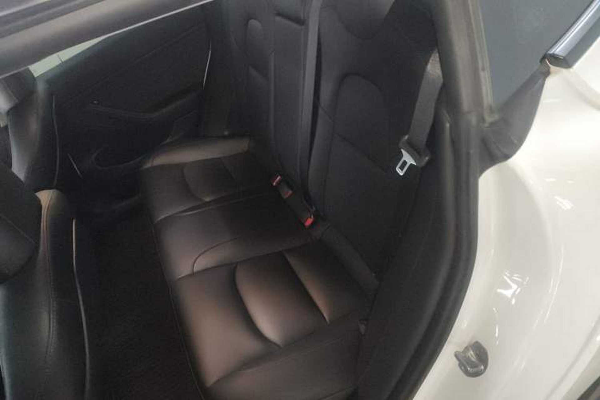 Used Tesla Model 3 2022 Rear-Wheel-Drive Version Interior 4