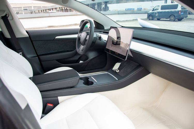 Used Tesla Model 3 2022 Rear-Wheel-Drive Version Interior 4