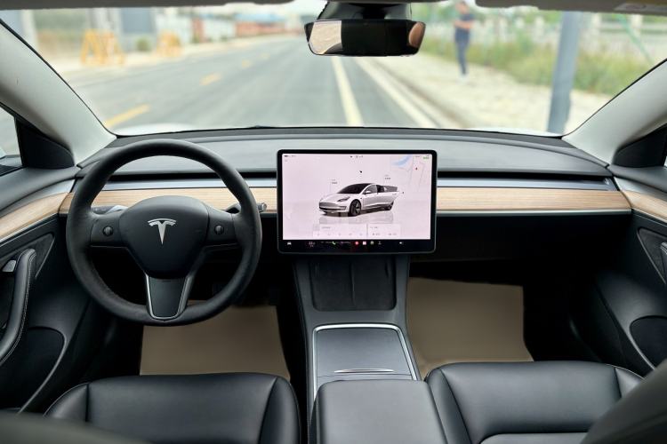 Used Tesla Model 3 2022 Rear-Wheel-Drive Version Interior 4