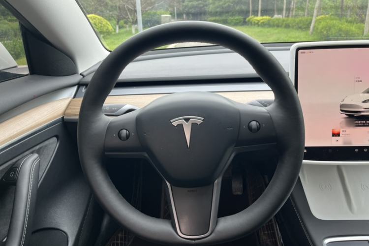 Used Tesla Model 3 2022 Rear-Wheel-Drive Version Interior 4