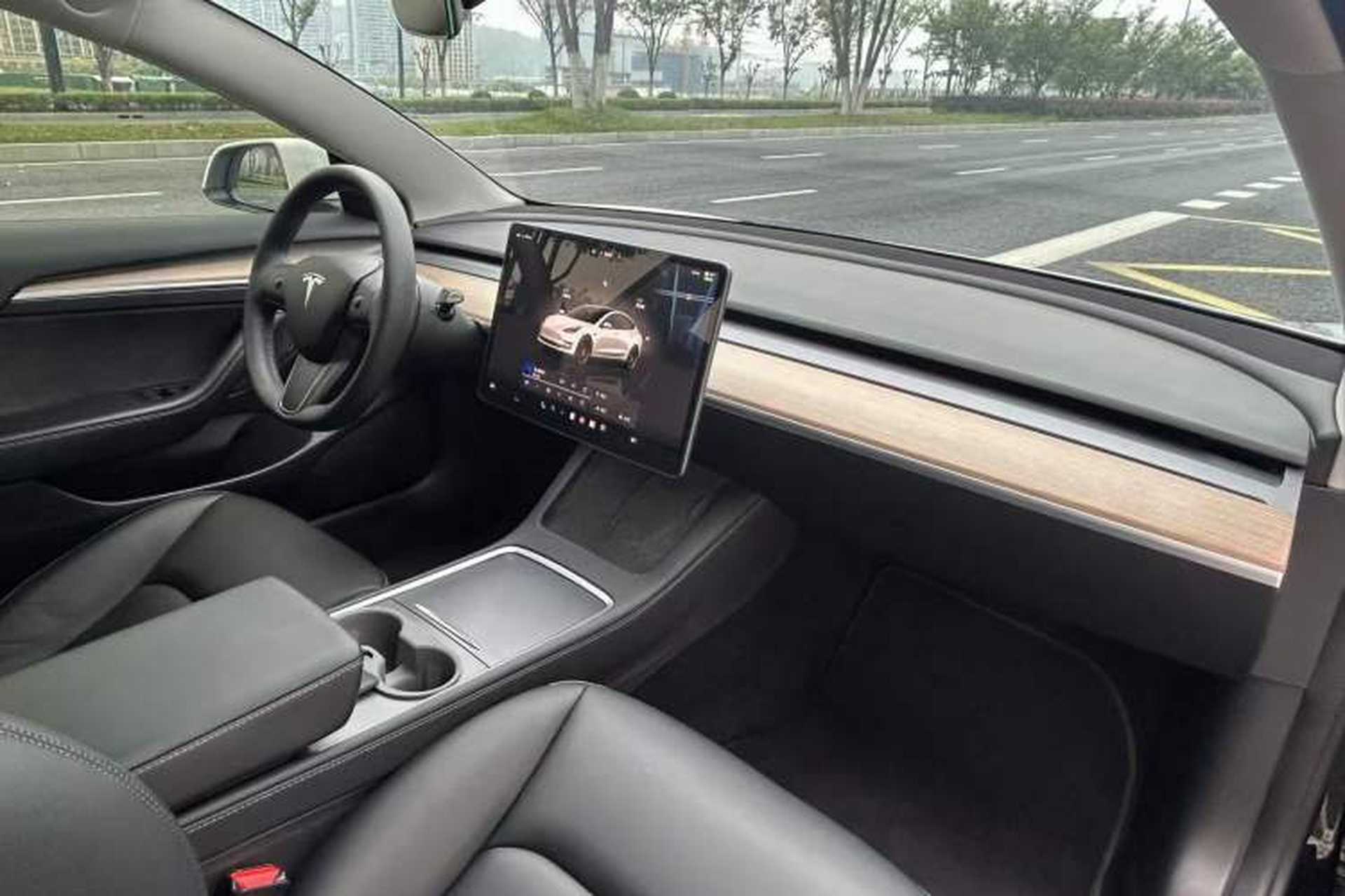 Used Tesla Model 3 2022 Performance High-Performance All-Wheel-Drive Version Interior 4