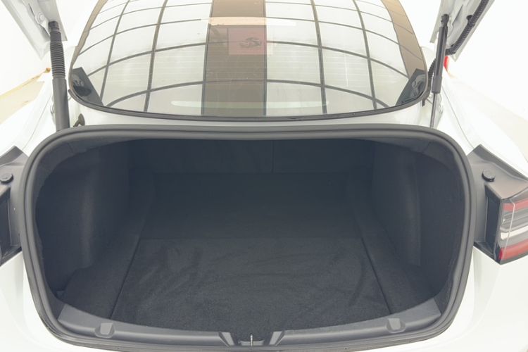 Used Tesla Model 3 2022 Rear-Wheel-Drive Version Interior 5