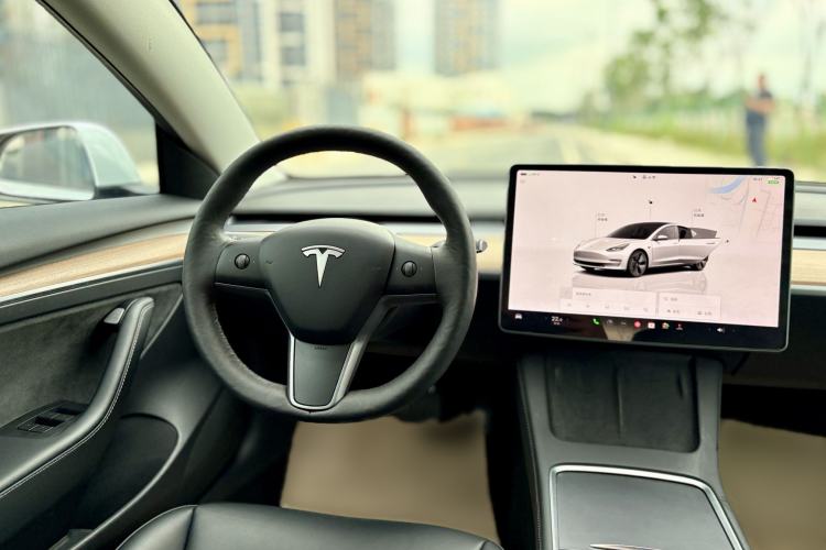 Used Tesla Model 3 2022 Rear-Wheel-Drive Version Interior 5