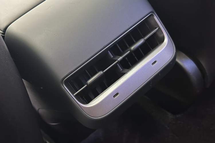 Used Tesla Model 3 2022 Rear-Wheel-Drive Version Interior 7