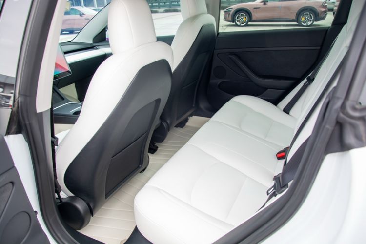 Used Tesla Model 3 2022 Rear-Wheel-Drive Version Interior 7