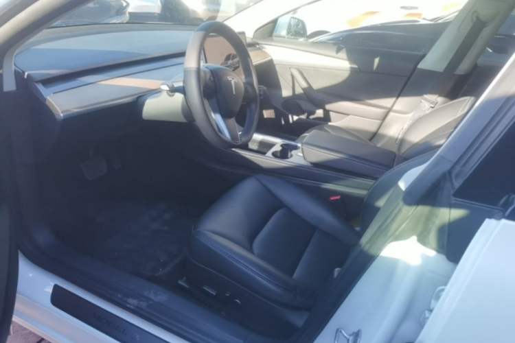 Used Tesla Model 3 2022 Rear-Wheel-Drive Version Left Front Seat