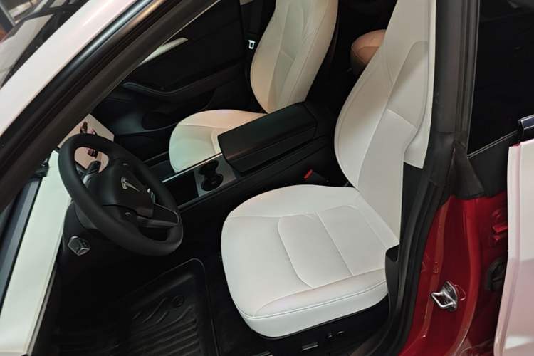Used Tesla Model 3 2022 Rear-Wheel-Drive Version Left Front Seat