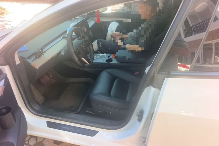 Used Tesla Model 3 2022 Rear-Wheel-Drive Version Left Front Seat