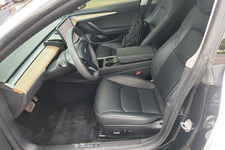 Used Tesla Model 3 2022 Rear-Wheel-Drive Version Left Front Seat