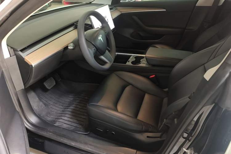 Used Tesla Model 3 2022 Rear-Wheel-Drive Version Left Front Seat