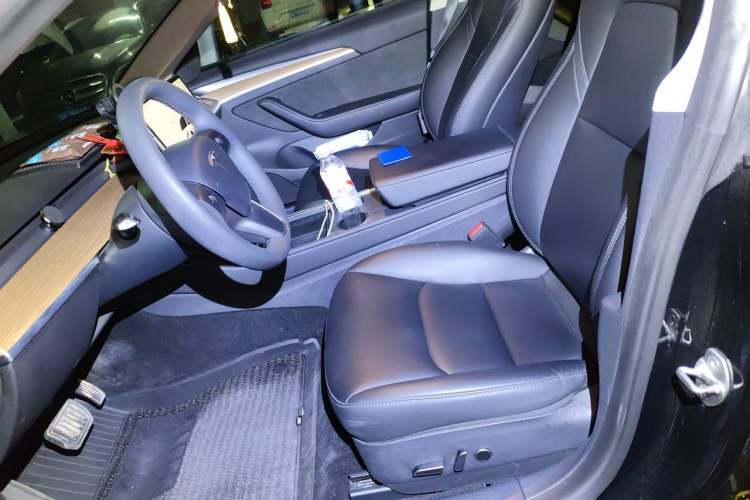 Used Tesla Model 3 2022 Rear-Wheel-Drive Version Left Front Seat