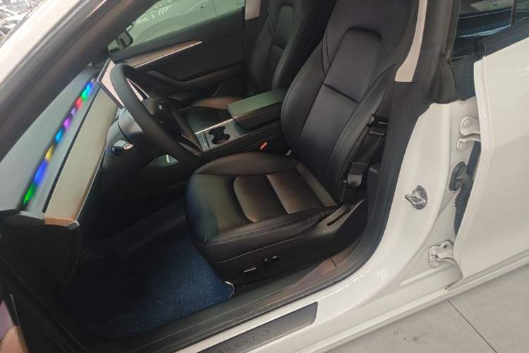 Used Tesla Model 3 2022 Rear-Wheel-Drive Version Left Front Seat