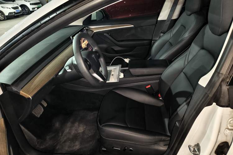 Used Tesla Model 3 2022 Rear-Wheel-Drive Version Left Front Seat