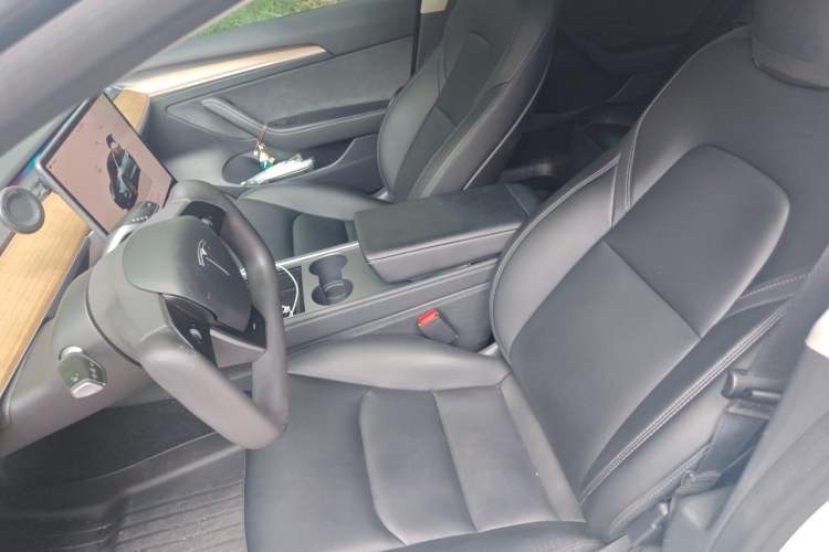 Used Tesla Model 3 2022 Rear-Wheel-Drive Version Left Front Seat