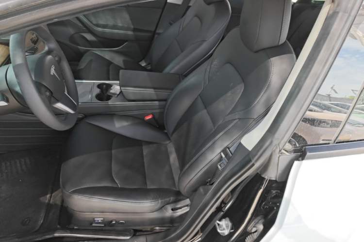 Used Tesla Model 3 2022 Rear-Wheel-Drive Version Left Front Seat