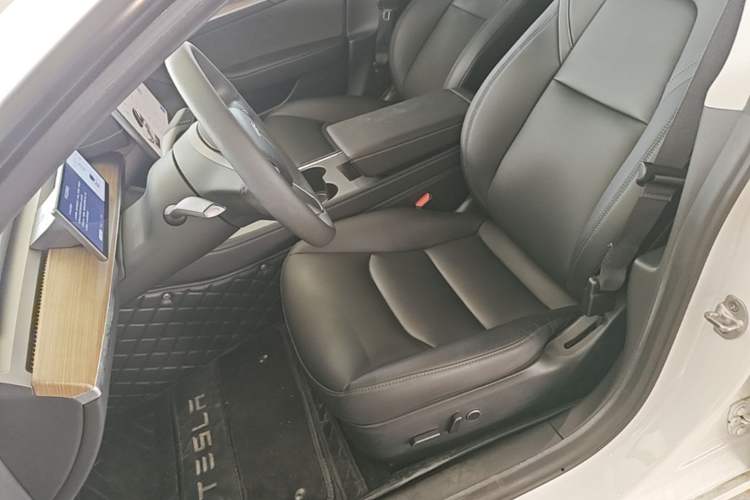 Used Tesla Model 3 2022 Rear-Wheel-Drive Version Left Front Seat
