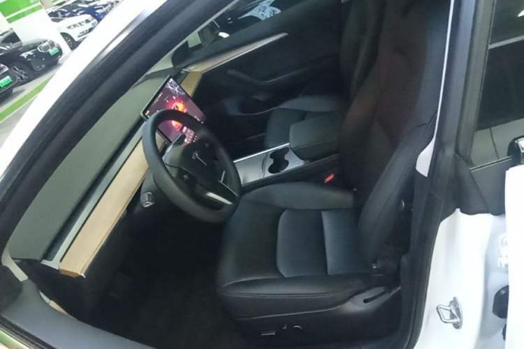 Used Tesla Model 3 2022 Rear-Wheel-Drive Version Left Front Seat