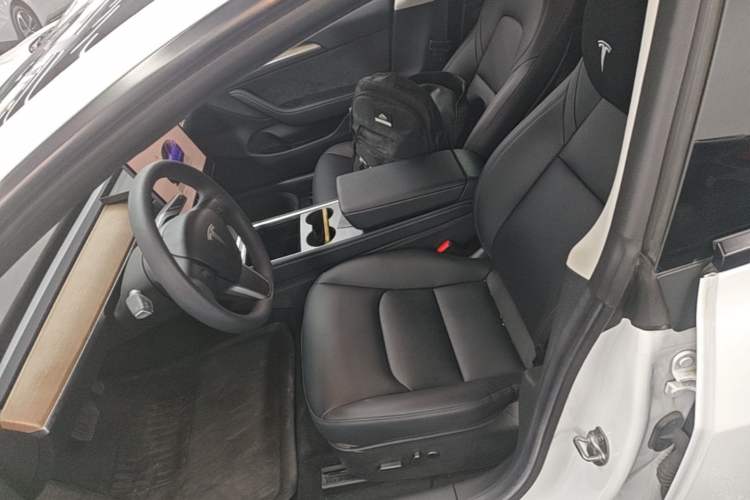 Used Tesla Model 3 2022 Rear-Wheel-Drive Version Left Front Seat