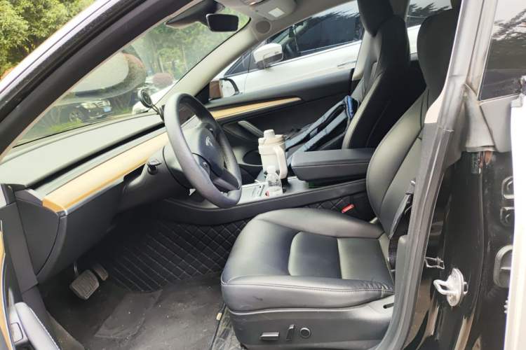 Used Tesla Model 3 2022 Rear-Wheel-Drive Version Left Front Seat