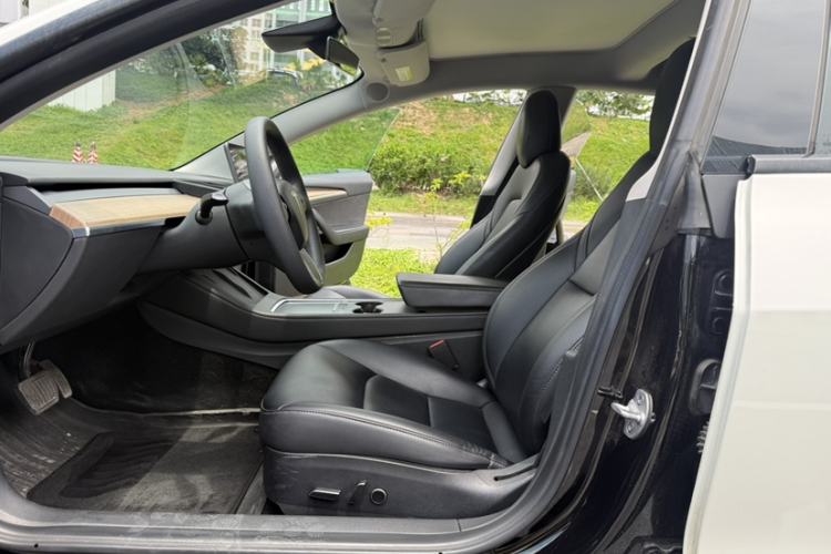 Used Tesla Model 3 2022 Rear-Wheel-Drive Version Left Front Seat