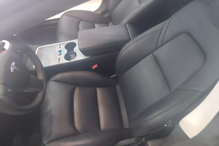 Used Tesla Model 3 2022 Rear-Wheel-Drive Version Left Front Seat
