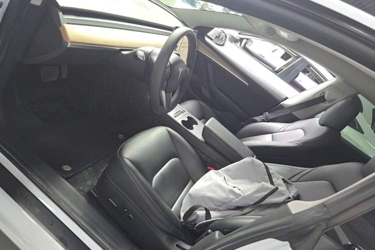 Used Tesla Model 3 2022 Rear-Wheel-Drive Version Left Front Seat