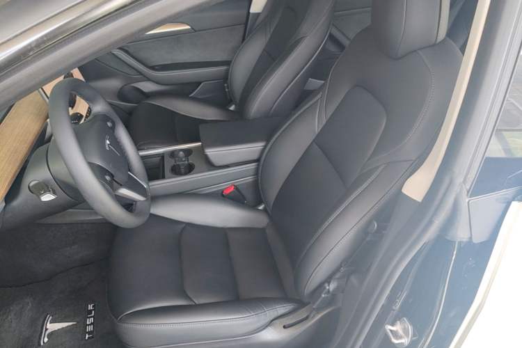 Used Tesla Model 3 2022 Rear-Wheel-Drive Version Left Front Seat