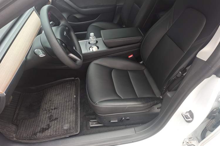 Used Tesla Model 3 2022 Rear-Wheel-Drive Version Left Front Seat