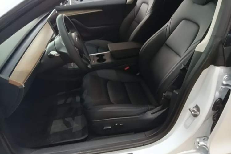 Used Tesla Model 3 2022 Rear-Wheel-Drive Version Left Front Seat