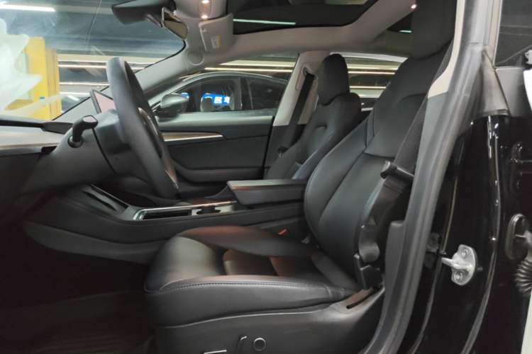 Used Tesla Model 3 2022 Rear-Wheel-Drive Version Left Front Seat