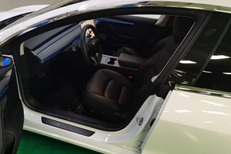Used Tesla Model 3 2022 Rear-Wheel-Drive Version Left Front Seat