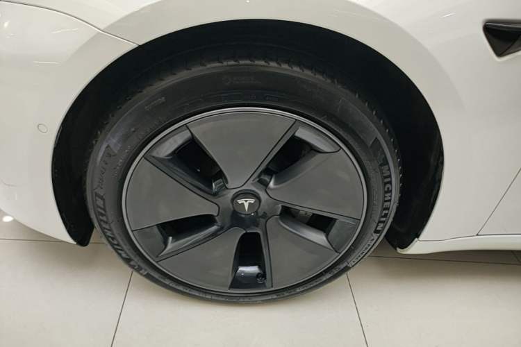 Used Tesla Model 3 2022 Rear-Wheel-Drive Version Left Front Wheel Hub
