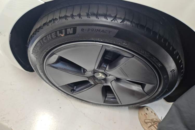 Used Tesla Model 3 2022 Rear-Wheel-Drive Version Left Front Wheel Hub