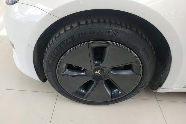 Used Tesla Model 3 2022 Rear-Wheel-Drive Version Left Front Wheel Hub