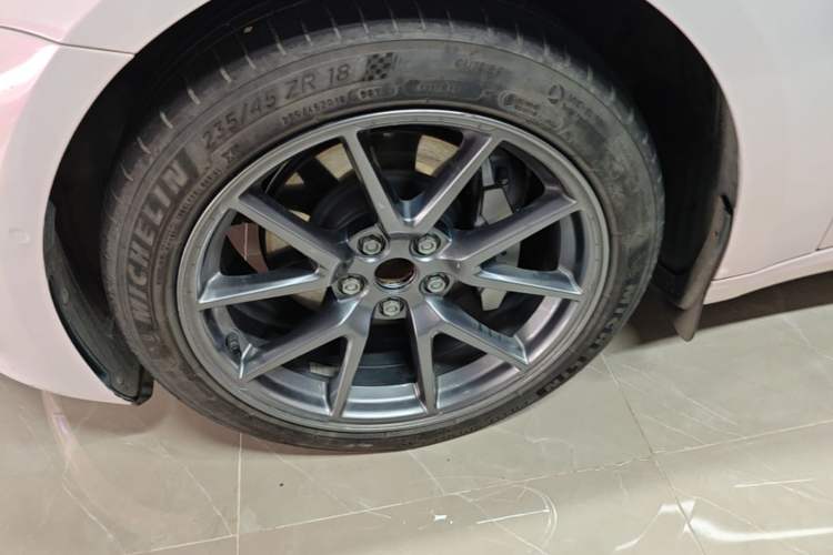 Used Tesla Model 3 2022 Rear-Wheel-Drive Version Left Front Wheel Hub
