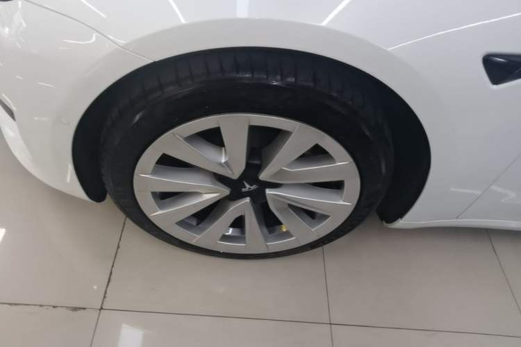 Used Tesla Model 3 2022 Rear-Wheel-Drive Version Left Front Wheel Hub