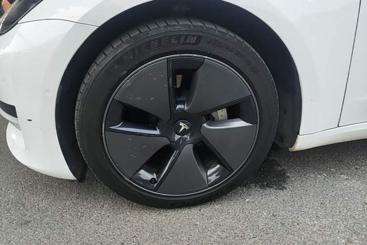 Used Tesla Model 3 2022 Rear-Wheel-Drive Version Left Front Wheel Hub
