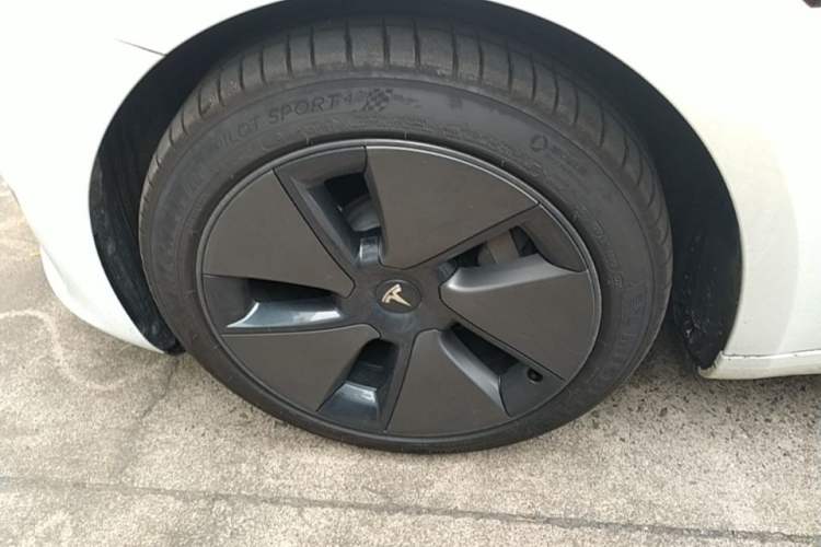 Used Tesla Model 3 2022 Rear-Wheel-Drive Version Left Front Wheel Hub