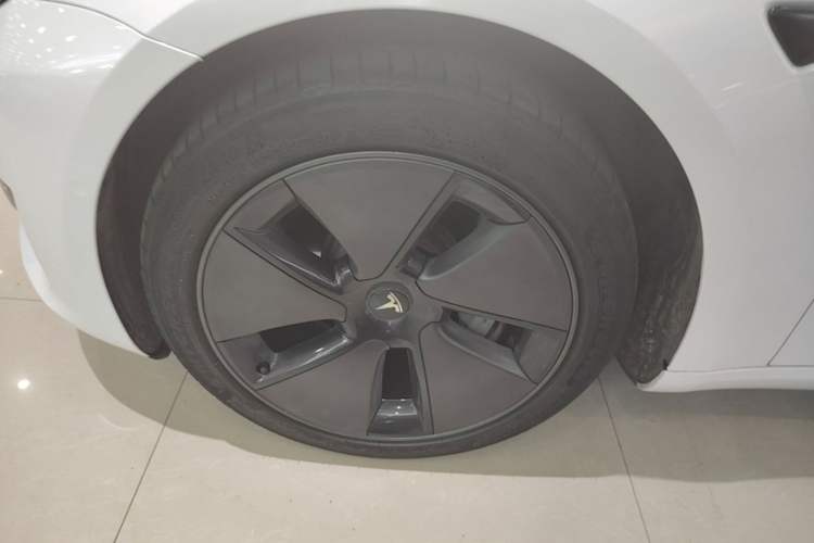 Used Tesla Model 3 2022 Rear-Wheel-Drive Version Left Front Wheel Hub