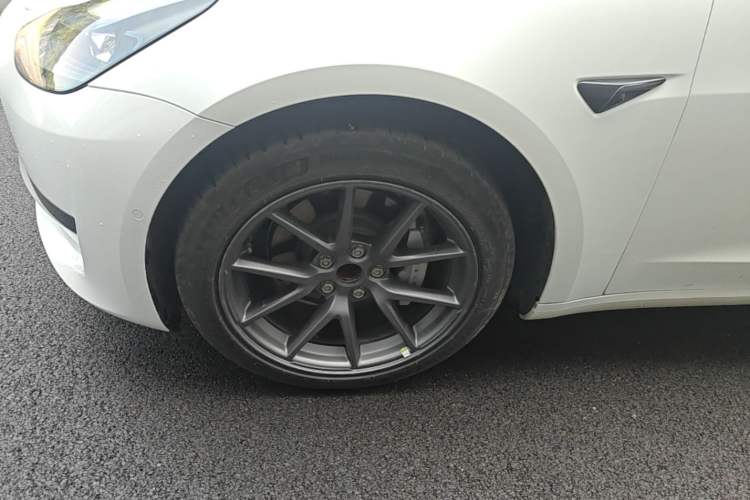 Used Tesla Model 3 2022 Rear-Wheel-Drive Version Left Front Wheel Hub